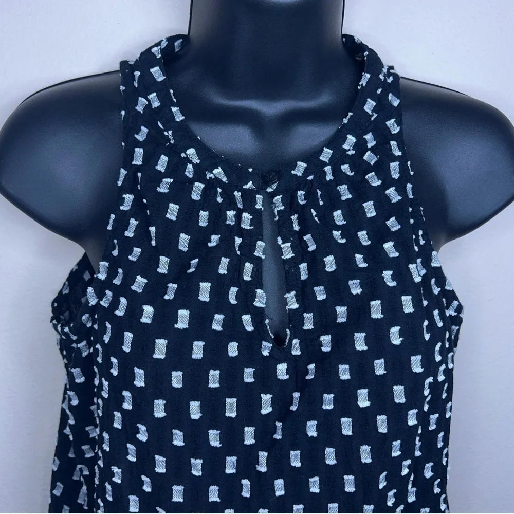 XS OLD NAVY BLACK GREY WHITE CHECKERED SLEEVELESS TOP BLOUSE TANK